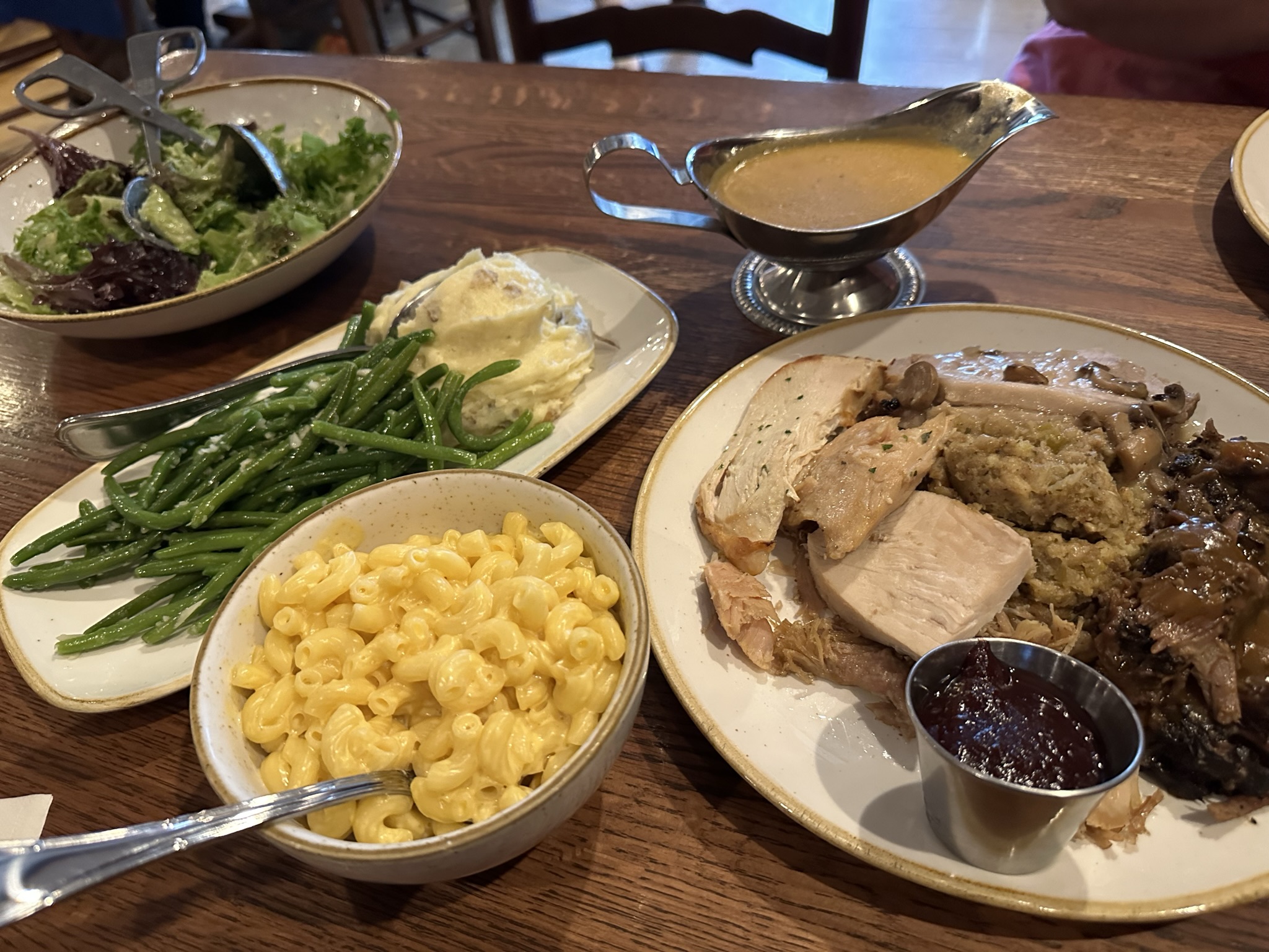 Liberty Tree Tavern – Dare I say the BEST Magic Kingdom Restaurant?